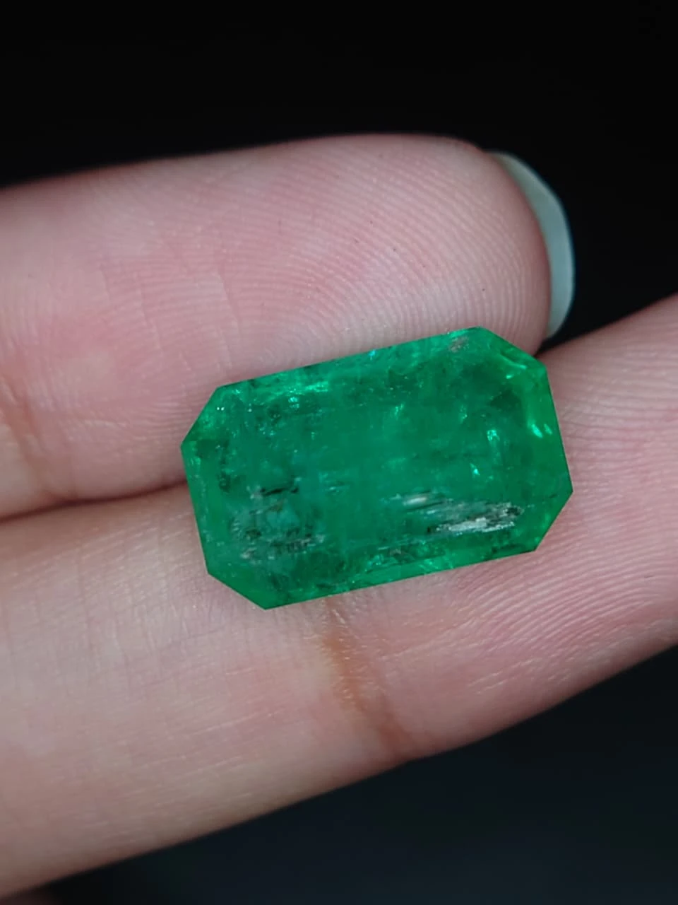 7.1ct Natural Colombian Emerald Loose Gemstone from Colombia — view 5
